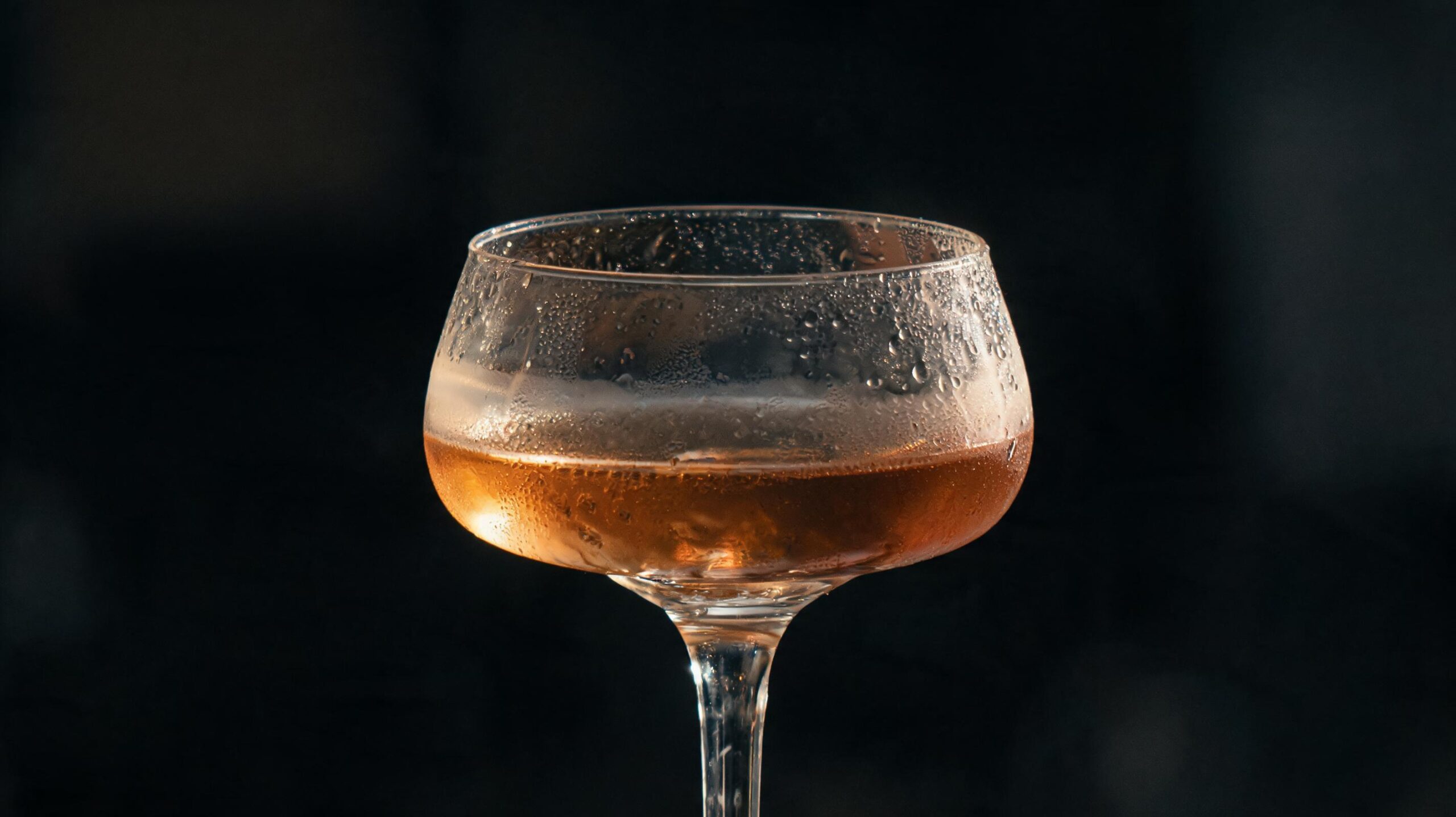 Glassware: Cada Copo Conta uma História — Coupe, Nick & Nora, Highball, Rocks