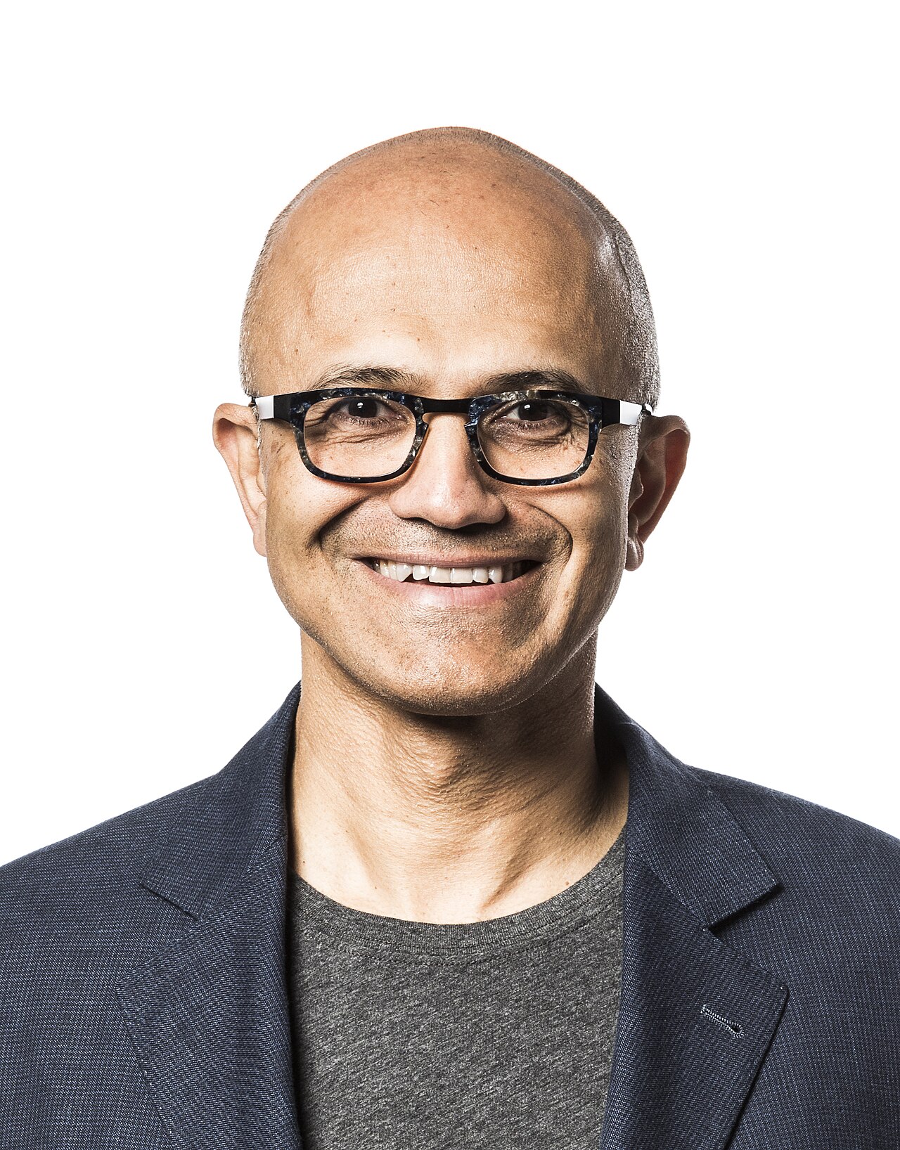 Satya Nadella: o CEO discreto que transformou a Microsoft na empresa mais valiosa do mundo