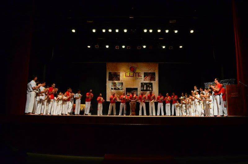 Capoeira — File:Capoeira Elite Cultural em 2011.jpg
