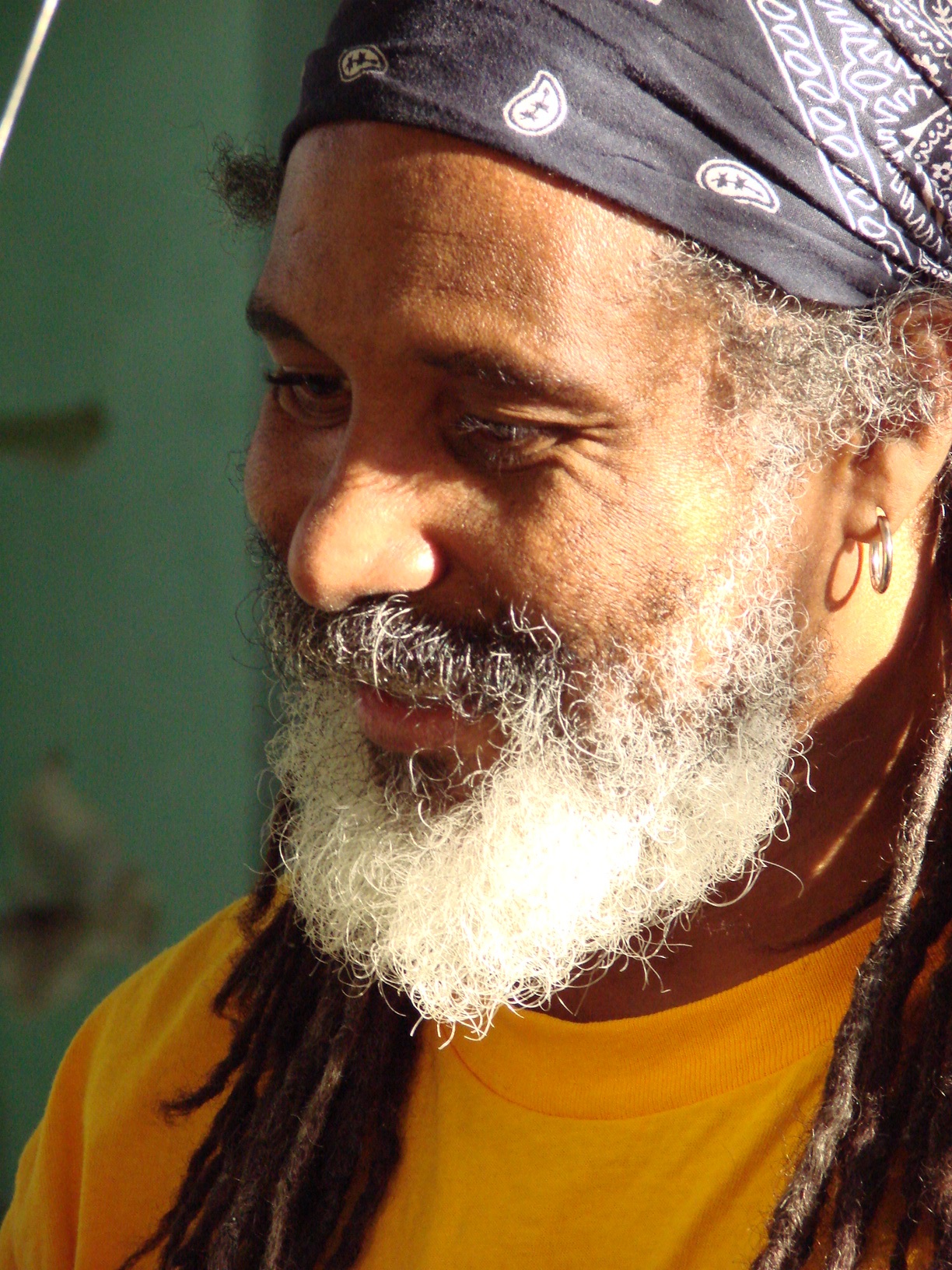 Mestre Suassuna e o Cordão de Ouro — A Capoeira Que Rodou o Mundo